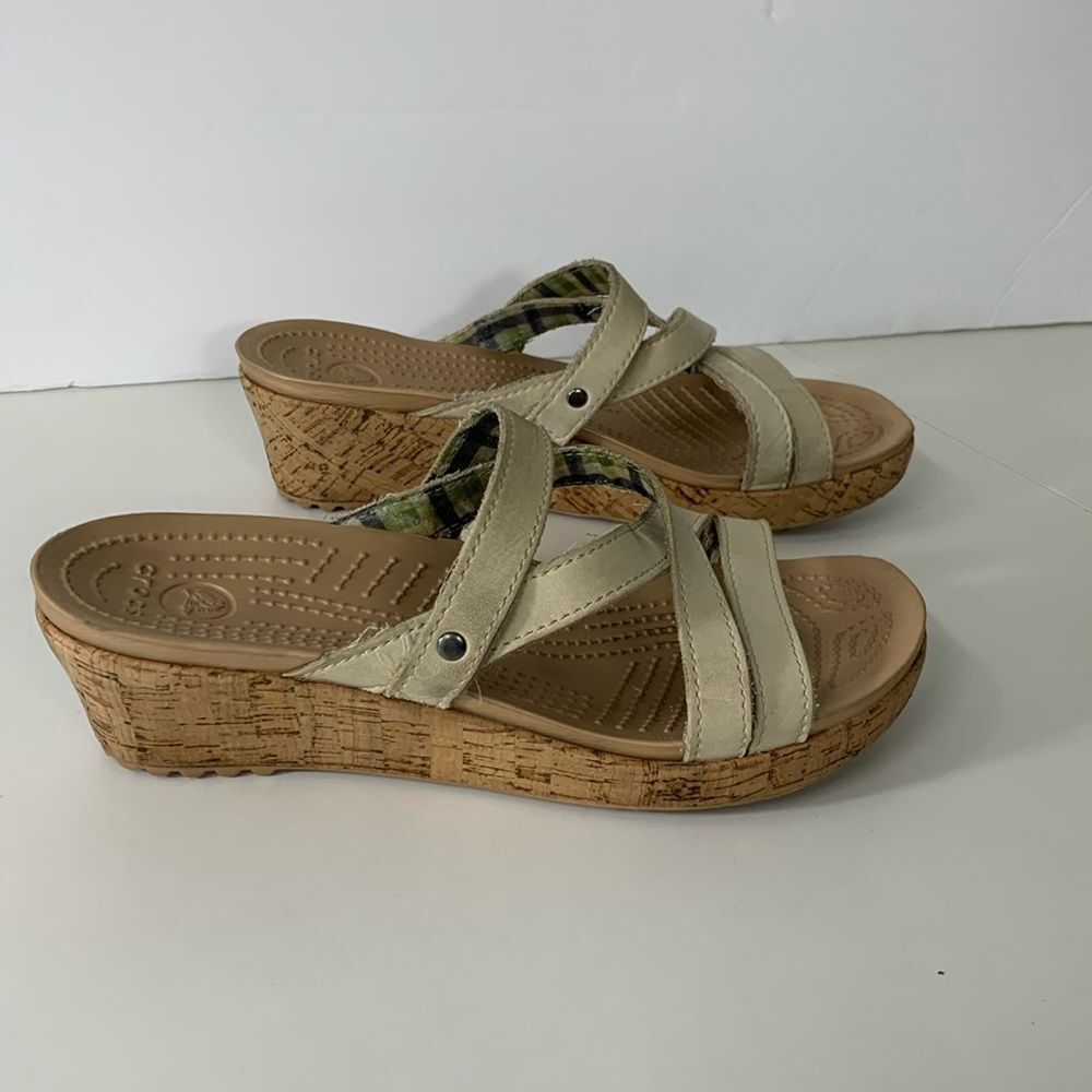 Crocs tan leather wedge sandals women’s size 7
